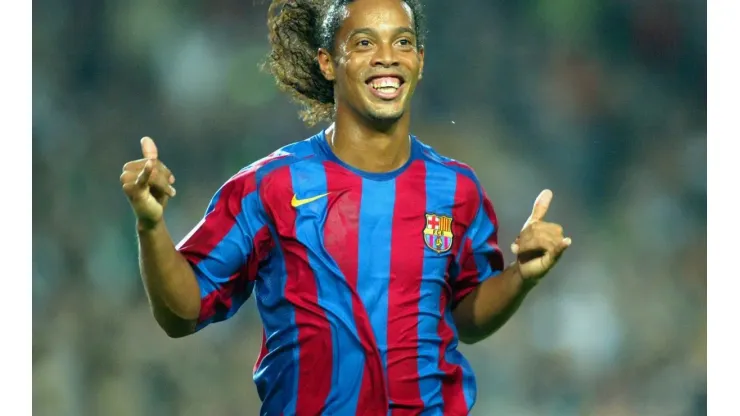 Ronaldinho revela quem é o zagueiro mais completo que já enfrentou
