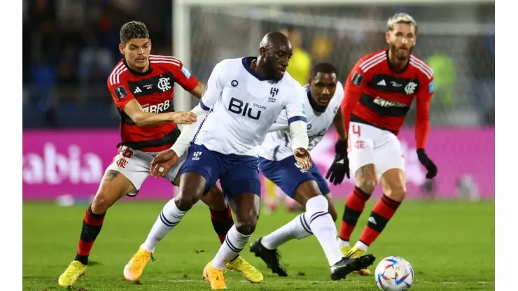 Al-Hilal surpreende e quer tirar mais um titular do Flamengo
