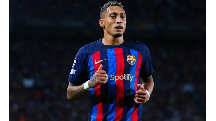 Gigante da Premier League pode tirar Raphinha do Barcelona na próxima janela de transferência
