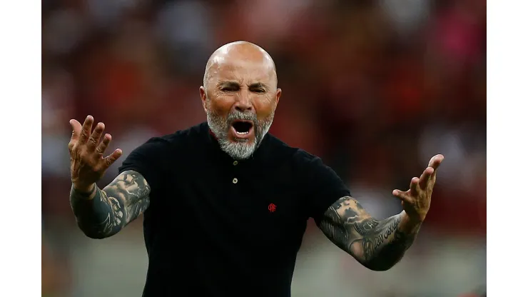 Sampaoli voltou a justificar condição física como causa do tropeço do Flamengo (Photo by Wagner Meier/Getty Images)
