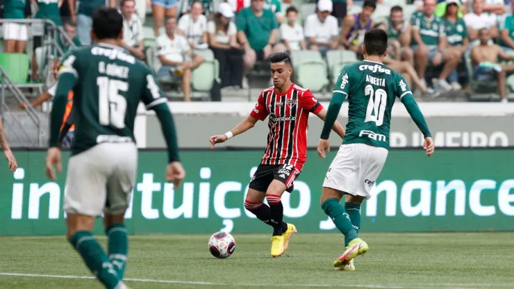 Rubens Chiri / São Paulo FC)
