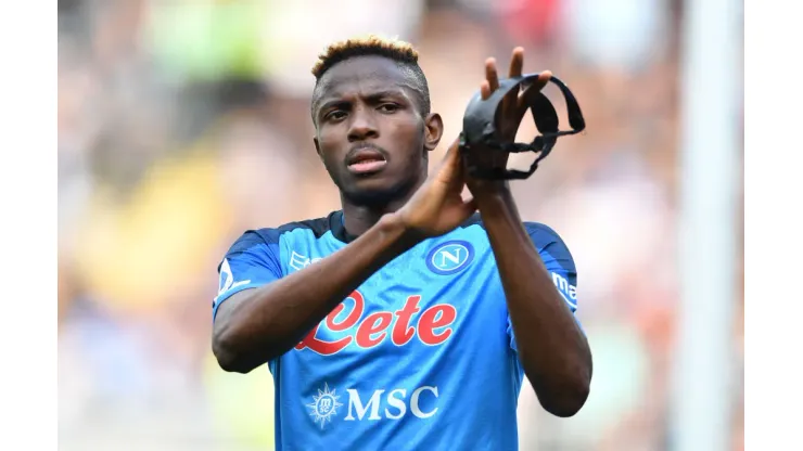 TURIN, ITALY - MARCH 19: Victor Osimhen of SSC Napoli applauds the fans after the Serie A match between Torino FC and SSC Napoli at Stadio Olimpico di Torino on March 19, 2023 in Turin, Italy. (Photo by Valerio Pennicino/Getty Images)
