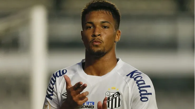 Marcos Leonardo pode ser envolvido em troca de jogadores (Photo by Ricardo Moreira/Getty Images) 
