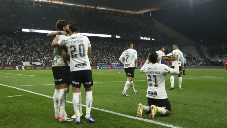 Corinthians pode perder mais um jogador (Photo by Ricardo Moreira/Getty Images)
