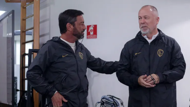 Foto: Rodrigo Coca/Agência Corinthians/Divulgação - Duílio e Mano: dupla fez 'pacto' no Corinthians
