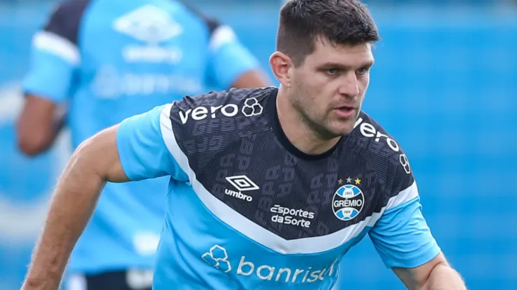 Kannemann: zagueiro deu susto em último treino do Grêmio  (Foto: Lucas Uebel/Grêmio/Divulgação)
