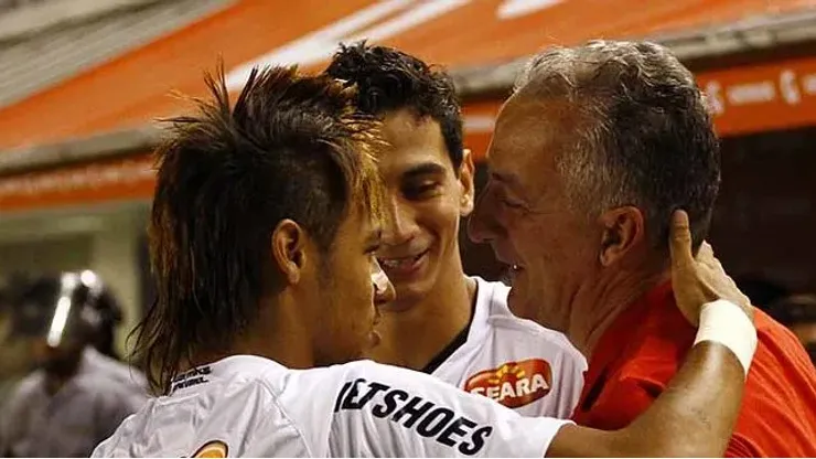 Neymar, Ganso e Dorival se cumprimentam. Foto: Flickr Oficial Santos FC/Ivan Storti
