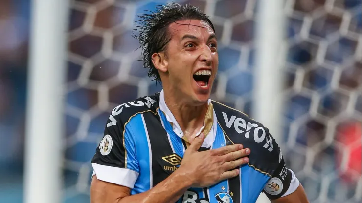 Geromel é procurado e pode trocar o Grêmio por outro clube do Brasil (Photo by Lucas Uebel/Getty Images)
