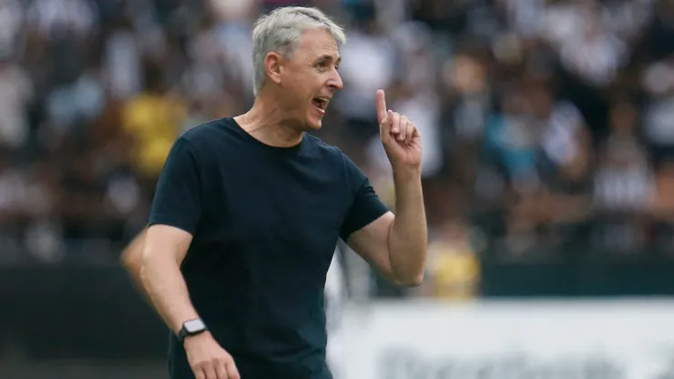 Tiago Nunes: técnico respondeu críticas após novo tropeço do Botafogo (Foto: Vitor Silva/Botafogo/Divulgação)
