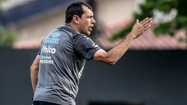 Carille abriu o jogo em coletiva (Foto: Ivan Storti/Santos FC/Divulgação)
