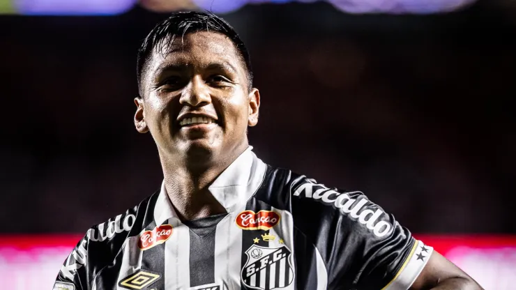 Morelos ativou bônus presente em contrato (Foto: Raul Baretta / Santos FC / Divulgação)
