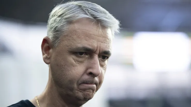 RJ - RIO DE JANEIRO - 03/12/2023 - BRASILEIRO A 2023, BOTAFOGO X CRUZEIRO - Tiago Nunes tecnico do Botafogo durante partida contra o Cruzeiro no estadio Engenhao pelo campeonato Brasileiro A 2023. Foto: Jorge Rodrigues/AGIF
