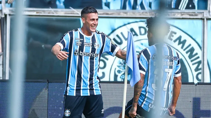 Pavón pode ser novidade no GreNal (Foto: Lucas Uebel/Grêmio/Divulgação)
