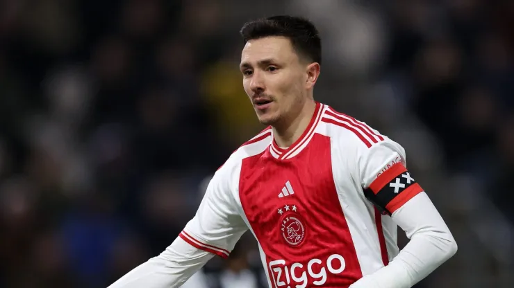 Berghuis: destaque do Ajax. Clube não faz boa temporada e aposta tudo na Conference (Foto: Dean Mouhtaropoulos/Getty Images)
