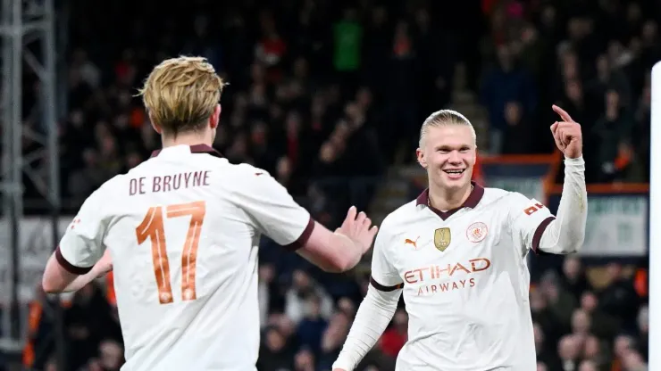 De Bruyne e Haaland dão show no Manchester City. Foto: Shaun Botterill/Getty Images
