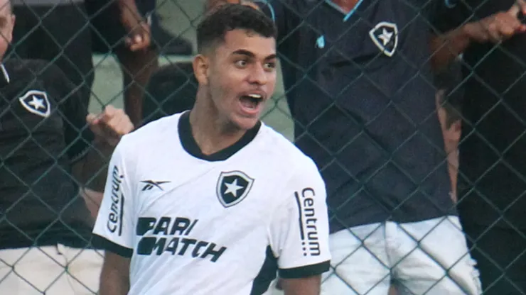 Sapata marcou em sua estreia como profissional (Foto: Vitor Silva/Botafogo/Divulgação)
