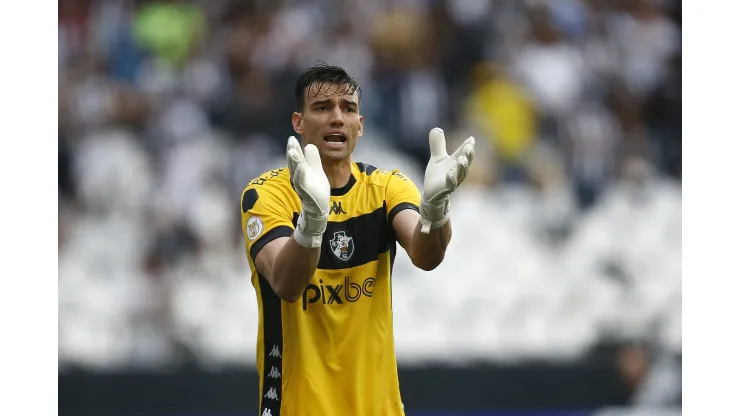 RIO DE JANEIRO, BRAZIL - JULY 2: Leo Jardim goalkeeper of Vasco reacts during the match between Botafogo and Vasco Da Gama as part of Brasileirao Series A 2023 at Estadio Olimpico Nilton Santos on July 2, 2023 in Rio de Janeiro, Brazil. (Photo by Wagner Meier/Getty Images)
