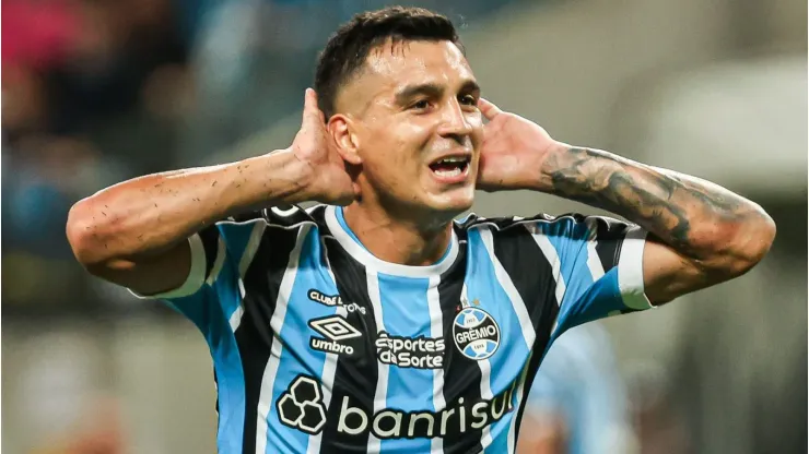 Grêmio surpreende e topa liberar Cristaldo para rival brasileiro com uma condição. Foto: Maxi Franzoi/AGIF
