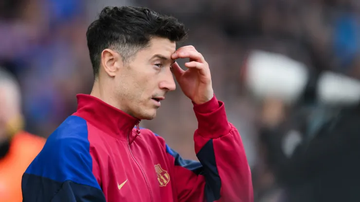 Lewandowski  está suspenso na La Liga (Foto: David Ramos/Getty Images)
