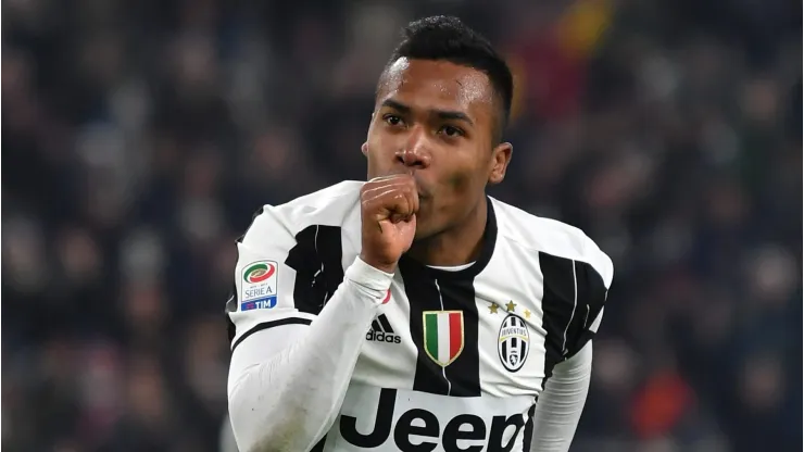 Alex Sandro pela Juventus (Photo by Valerio Pennicino/Getty Images)
