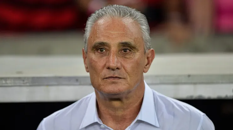 Tite deve procurar soluções dentro do elenco do Flamengo. Foto: Thiago Ribeiro/AGIF
