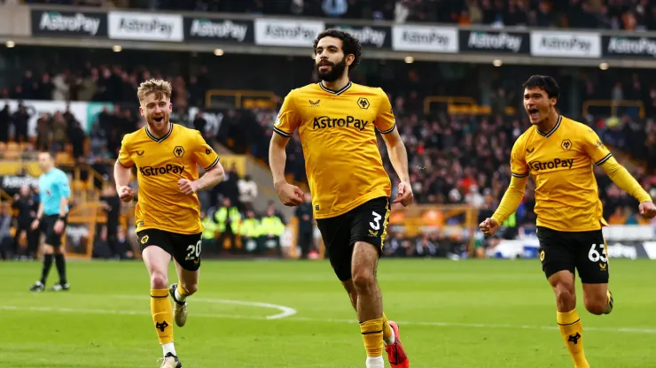  Rayan Aït-Nouri lateral esquerdo do Wolves
