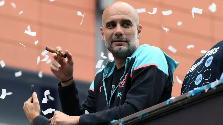 Guardiola gosta do futebol do meia (Foto: Ben Roberts Photo/Getty Images)
