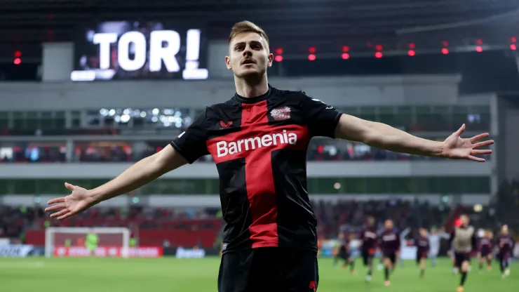 Stanisic jogou pelo Leverkusen na temporada 23/24
