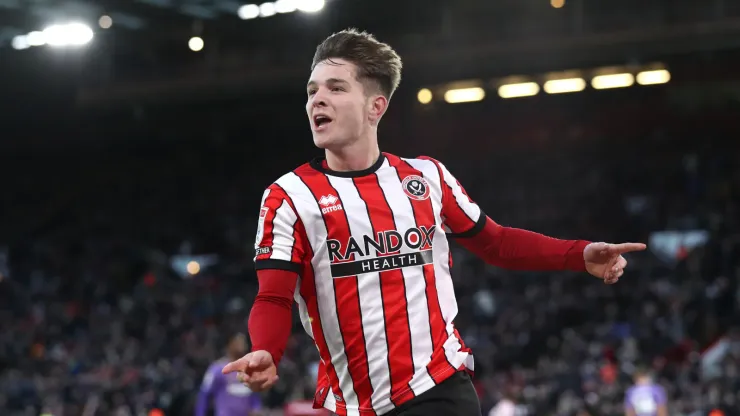 James McAtee em partida pelo Sheffield United
