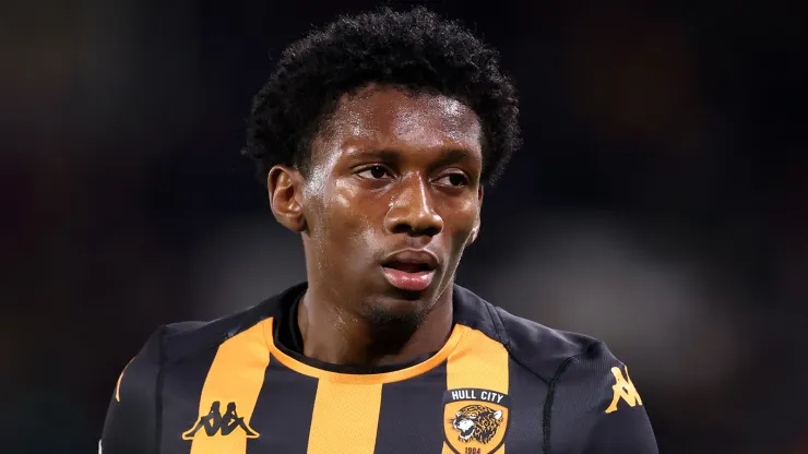 Jaden Philogene em partida pelo Hull City 
