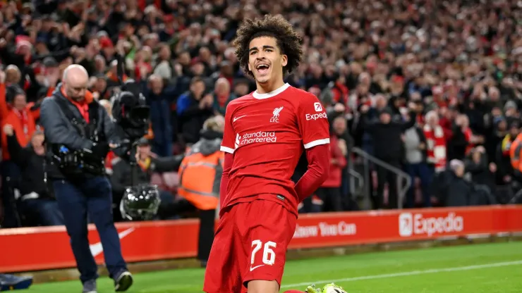 Jayden Danns comemora gol pelo Liverpool. (Photo by Justin Setterfield/Getty Images)
