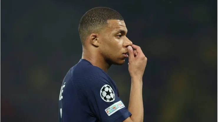 Ex-astro do PSG atuou ao lado de Mbappé, deixou a França e foi barrado em novo clube italiano. 
