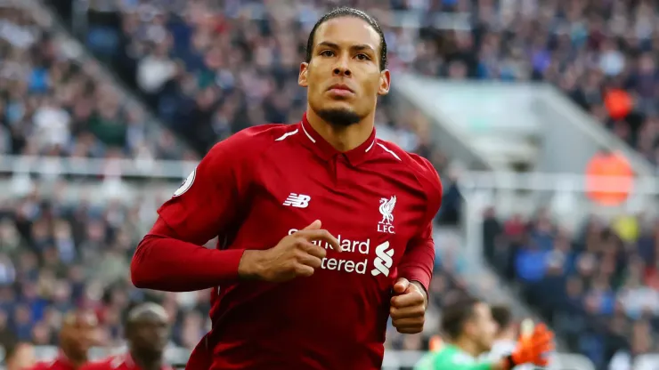 Substituto para Van Dijk estava na mira (Foto: Clive Brunskill/Getty Images)
