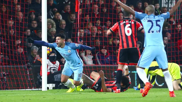 Sergio Aguero marcando gol contra o Bournemouth 
