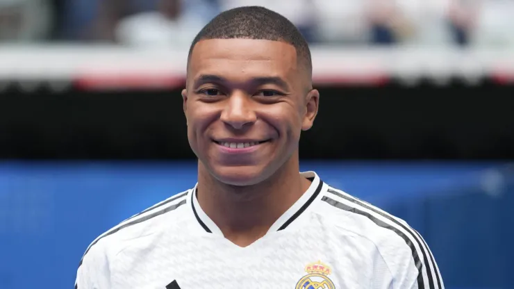 Kylian Mbappé em sua apresentação pelo Real Madrid.
