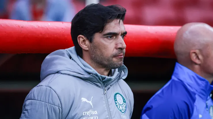 Abel Ferreira, treinador do Palmeiras em jogo contra Internacional
