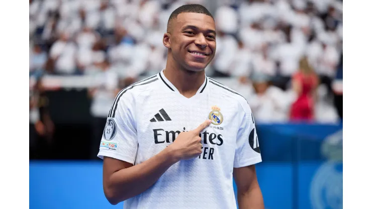 Kylian Mbappé fará sua estreia com a camisa do Real Madrid.
