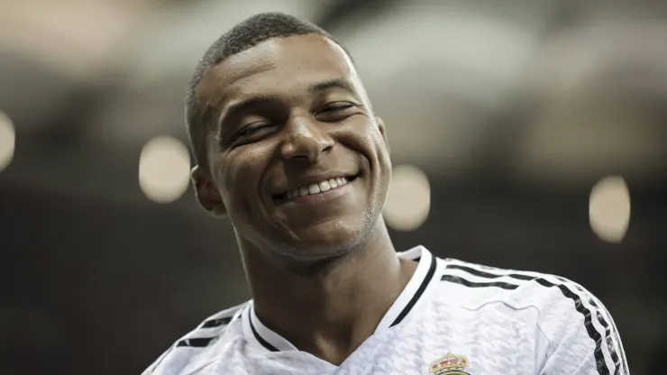 Mbappé estreou com a camisa do Real Madrid na última semana.  
