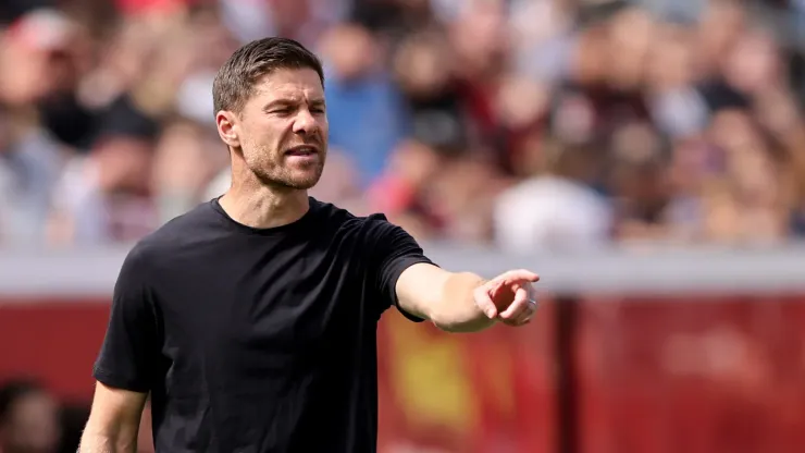 Xabi Alonso abriu o jogo sobre futuro de defensor (Foto: Christof Koepsel/Getty Images)
