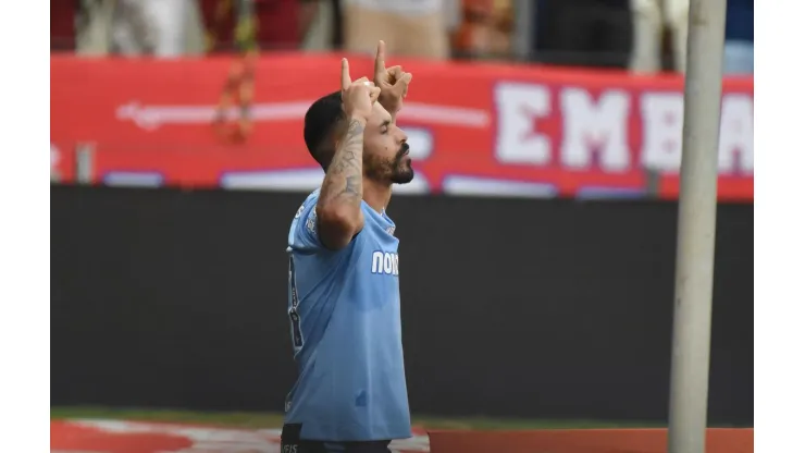 Moisés durante a celebração de seu gol no confronto entre Fortaleza e Criciúma pelo Brasileirão, no dia 10 de agosto de 2024. (SPP Sport Press Photo. / Alamy Stock Photo)
