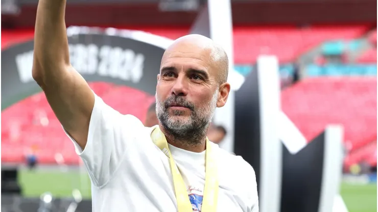 Com o aval de Guardiola, joia de seleção é vendida para rival na Premier League.
