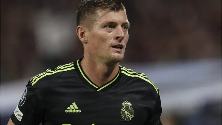 Kroos reage ao impacto da saída de Gündoğan do Barcelona (Foto: Maja Hitij/Getty Images)
