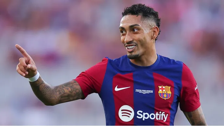 Raphinha é um dos cinco capitães do Barcelona. Foto: Eric Alonso/Getty Images
