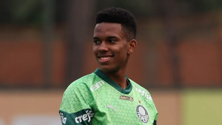 O jogador Estêvão, da SE Palmeiras, durante treinamento, na Academia de Futebol. (Foto: Cesar Greco/Palmeiras)
