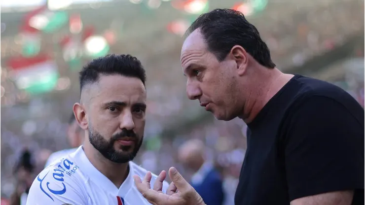 Everton Ribeiro e Rogério Ceni já estiveram do lado do rubro negro carioca. (Foto: Wagner Meier/Getty Images)
