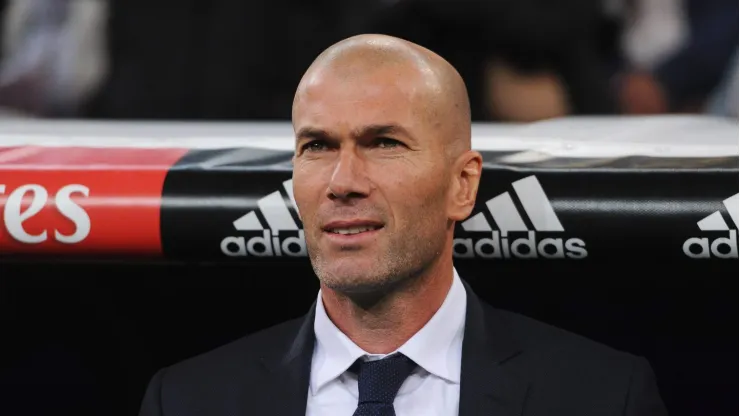 Ídolo do Real Madrid, Zidane recebe pedido para assumir potência do futebol mundial.
