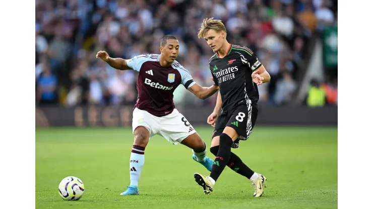 Odegaard regeu o Arsenal contra o Aston Villa na segunda rodada da Premier League (Foto: Clive Mason/Getty Images)
