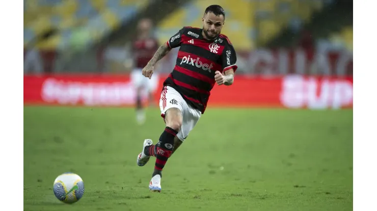 Michael durante o confronto entre Flamengo e RB Bragantino pelo Brasileirão, no dia 25 de agosto de 2024. (Associated Press / Alamy Stock Photo)
