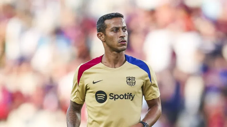 Thiago Alcântara na comissão técnica do Barcelona. Foto: Eric Alonso/Getty Images
