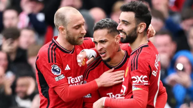 Antony, Bruno Fernandes e Christian Eriksen em ação pelo Manchester United (Photo by Michael Regan/Getty Images)
